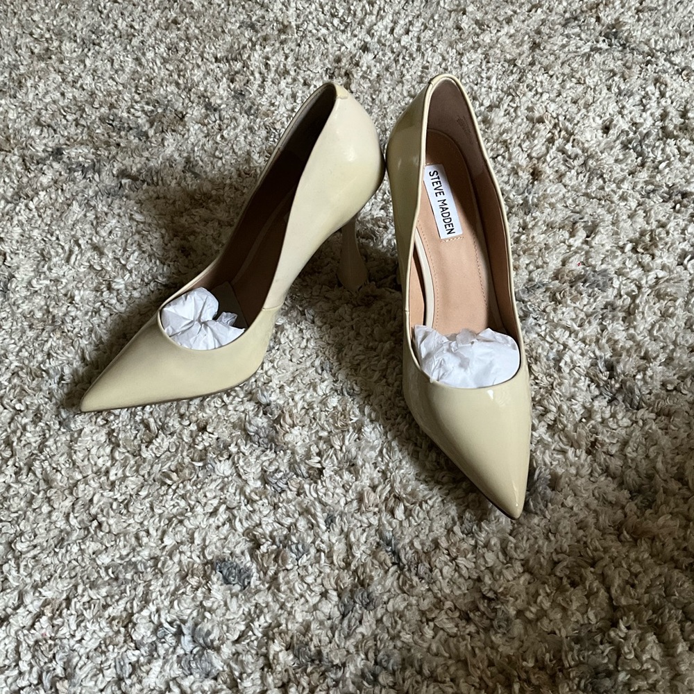 Steve Madden Off white heels